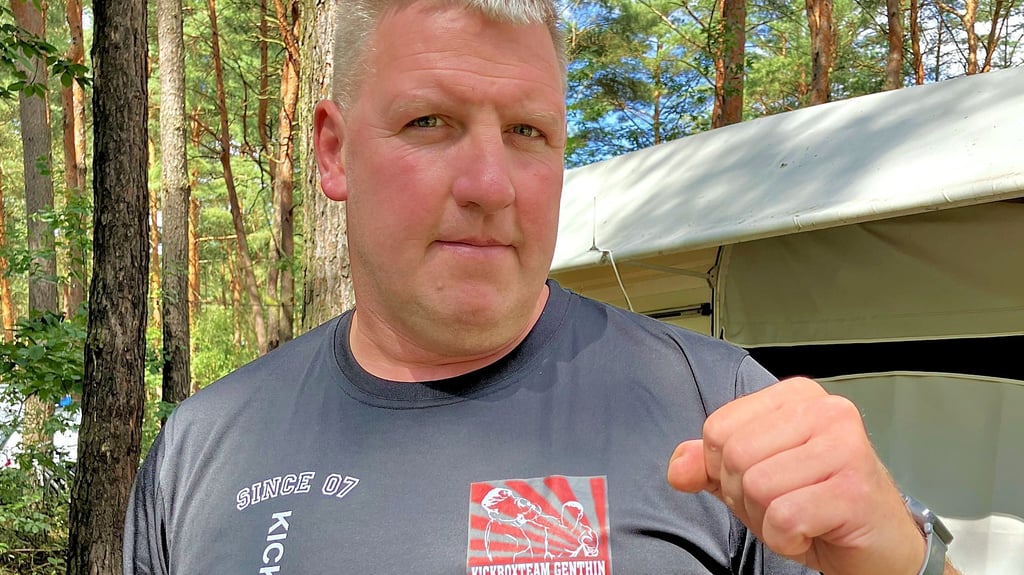 Stadtwehrleiter Christian Giese hat seine Fitness beim Kickboxen deutlich verbessert.