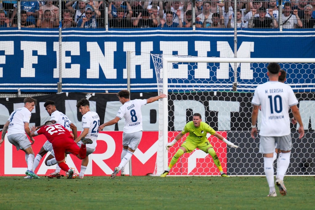 Hoffenheim ist glücklich in Runde zwei.