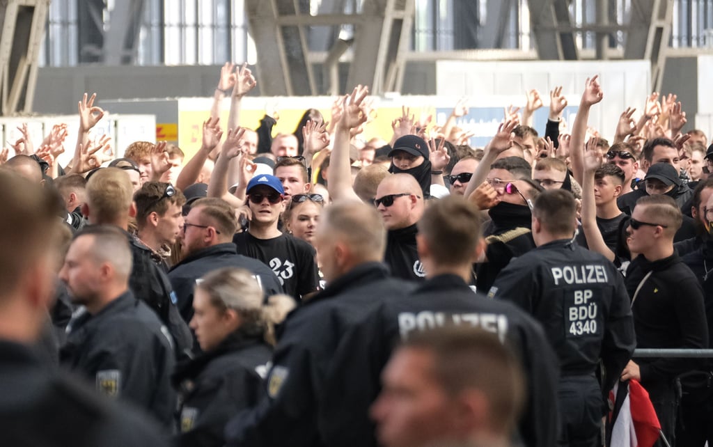 CSD Leipzig - Neonazi-Demo noch im Hauptbahnhof abgebrochen