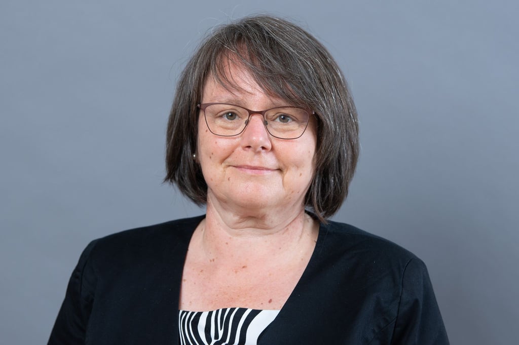 Seit 30 Jahren würden Schienen und Haltepunkte in Sachsen-Anhalt kontinuierlich abgebaut, kritisiert Kerstin Eisenreich. (Archivbild)