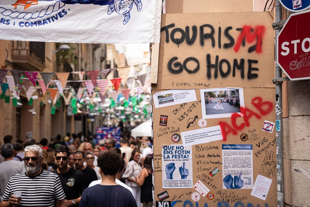 Die Botschaft an Touristen ist deutlich, auch hier bei einem Straßenfest in Barcelona.