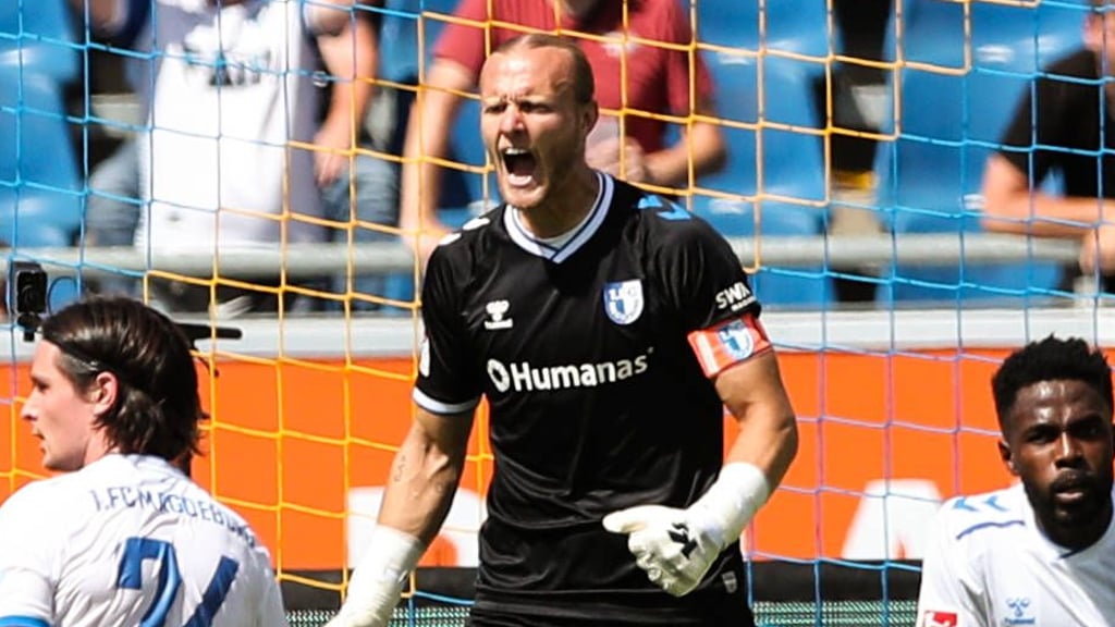 Kapitän vom 1. FC Magdeburg, Dominik Reimann, beim Spiel gegen Eintracht Braunschweig.