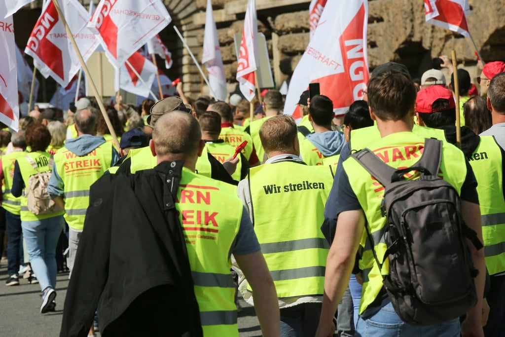 Schon 2023 gab es Warnstreiks in der Süßwarenindustrie - etwa in Hamburg (Archivbild).