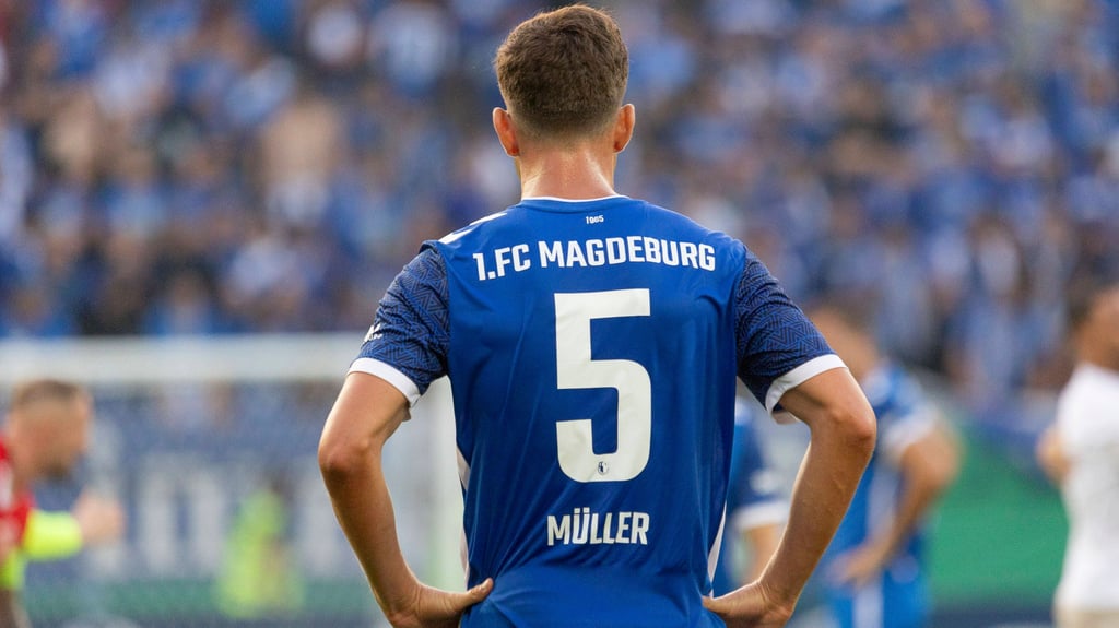 Der 1. FC Magdeburg blamiert sich bei den Kickers Offenbach.