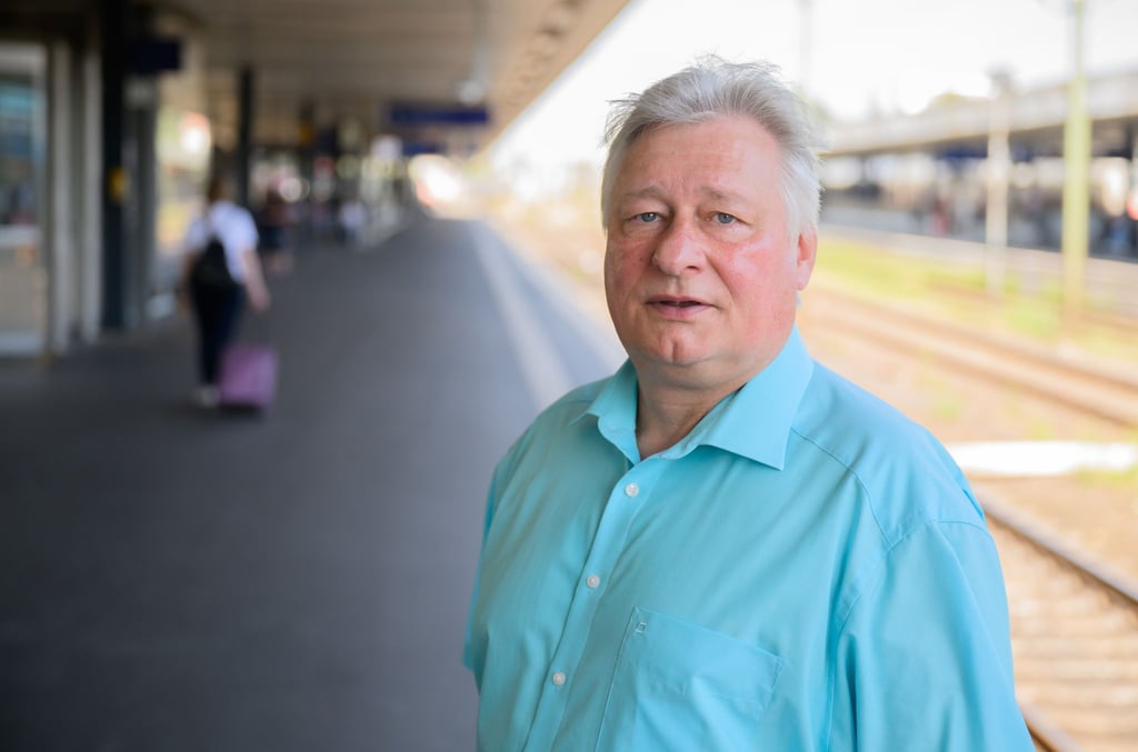 EVG-Chef Martin Burkert sorgt sich um die Personalstrategie der Deutschen Bahn.