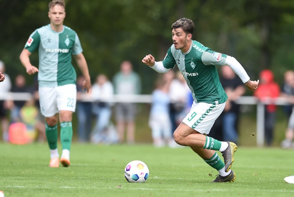 Von Bremen zurück nach Düsseldorf: Stürmer Dawid Kownacki.