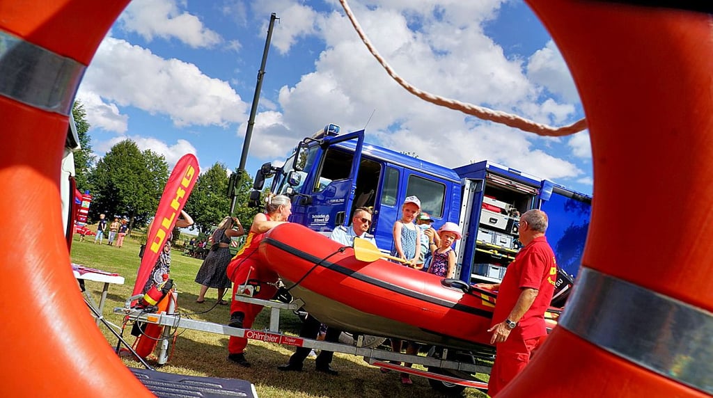 Auch die DLRG päsetierte sich bei Jubiläumsfest.