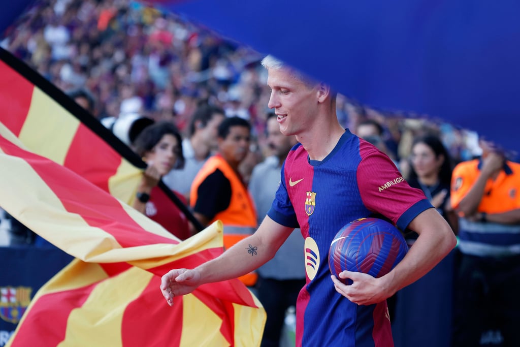 Dani Olmo bei seiner Präsentation in Barcelona.