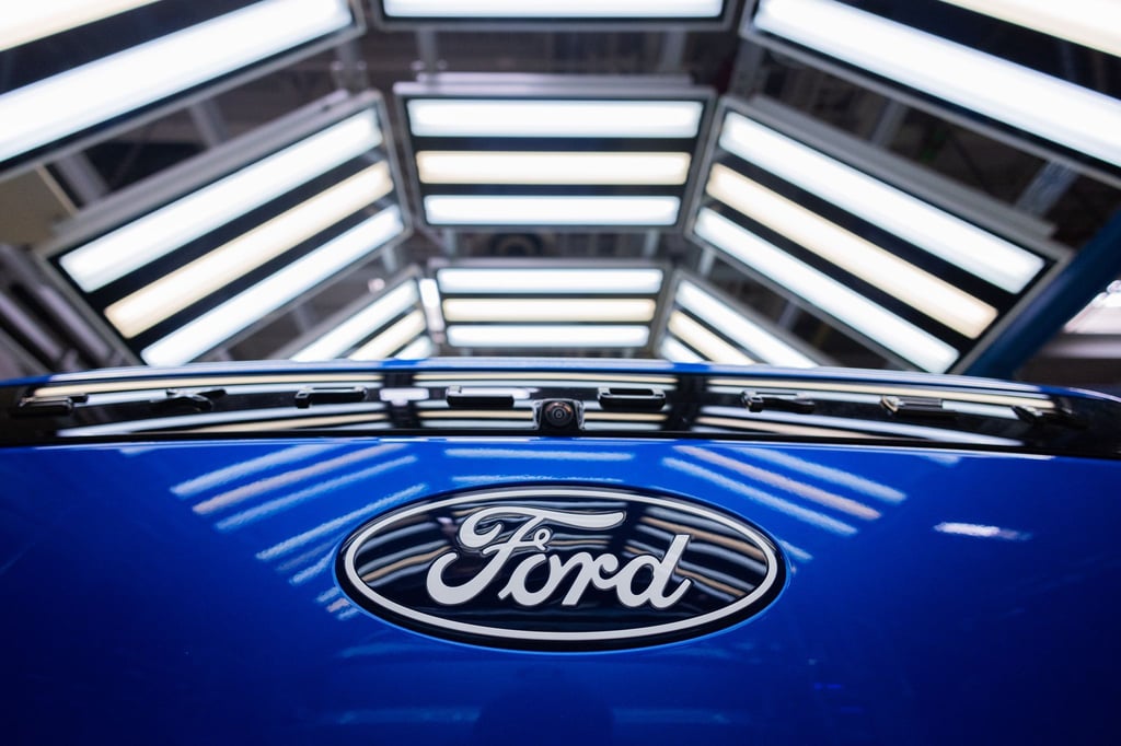 Ford setzt nun auf einen Elektro-Lieferwagen und einen mittelgroßen Pickup, der für 2027 geplant ist.