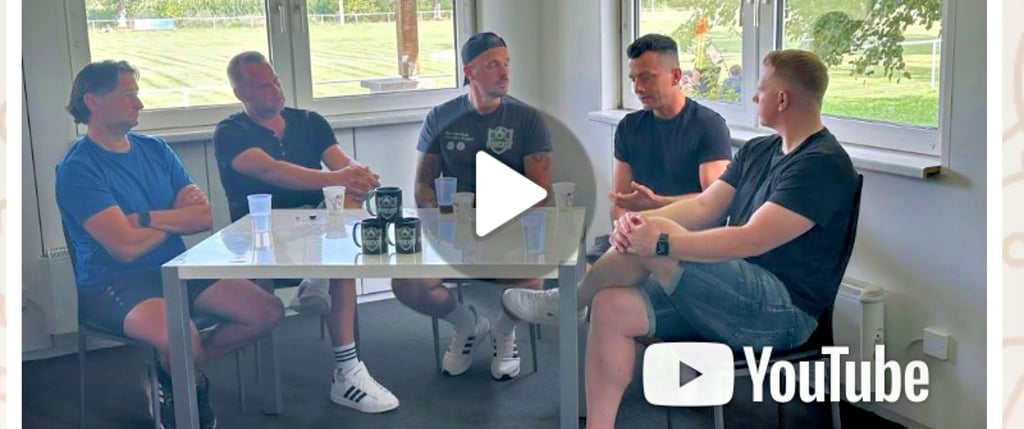 Beim Stammtisch-Talk: Daniel Keller (v. l.), Patrick Hausmann, Moderator Ronny Benndorf, Maik Zimmermann, Martin Sichting.