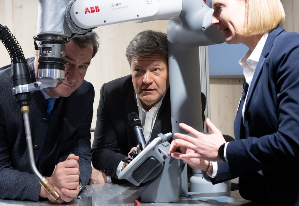 CSU-Chef Markus Söder kann sich eine schwarz-grüne Bundesregierung nicht vorstellen - und begründet das auch mit Robert Habecks Arbeit als Wirtschaftsminister. (Archivbild)