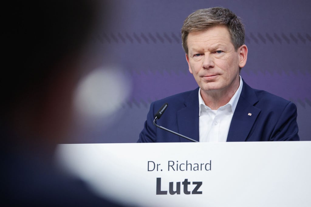 Zwar muss Bahnchef Lutz sparen - doch im direkten Betrieb will er keine Strellen streichen. (Archivfoto)