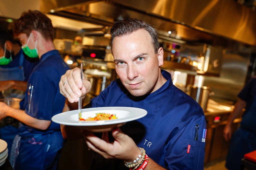 Er braucht einen guten Riecher fürs Kochen: Sternekoch Tim Raue hat unter anderem seinen Geruchssinn versichert. (Archivbild)