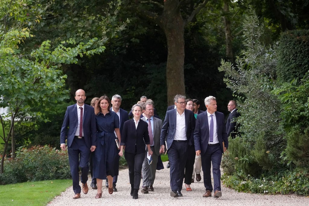 Frankreichs Linksbündnis will, dass ihre Kandidatin Castets Premierministerin wird.