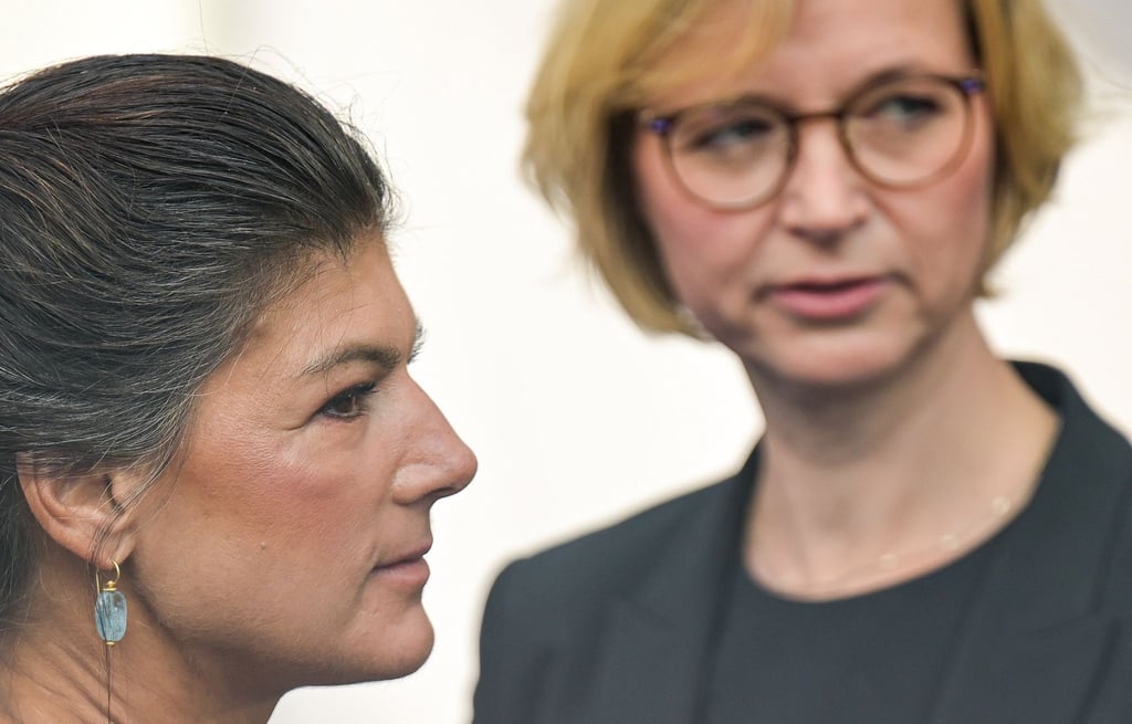 Grenzt sich von der AfD ab: Sahra Wagenknecht, Gründerin der gleichnamigen Partei, und die Thüringer Spitzenkandidatin Katja Wolf. (Archivbild)