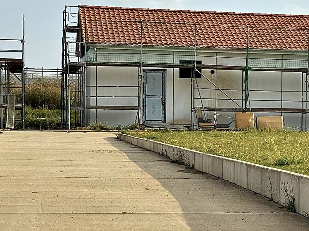 Die Halberstadtwerke bauen derzeit ein neues Schalthaus im Industriegebiet Ost.