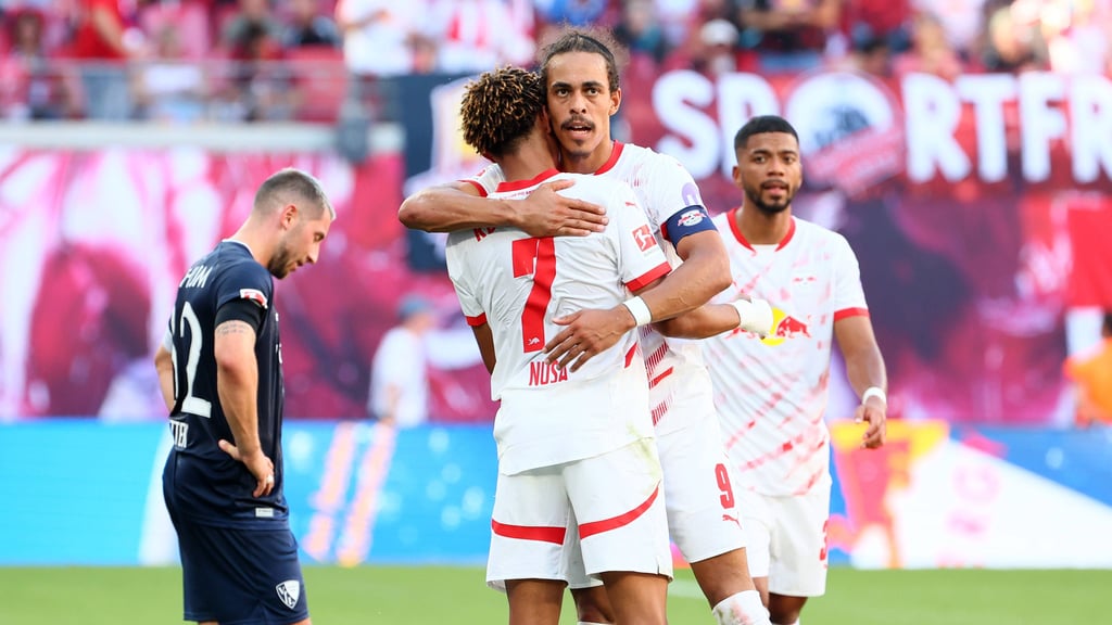 Mentor: Yussuf Poulsen und Schützling Antonio Nusa.