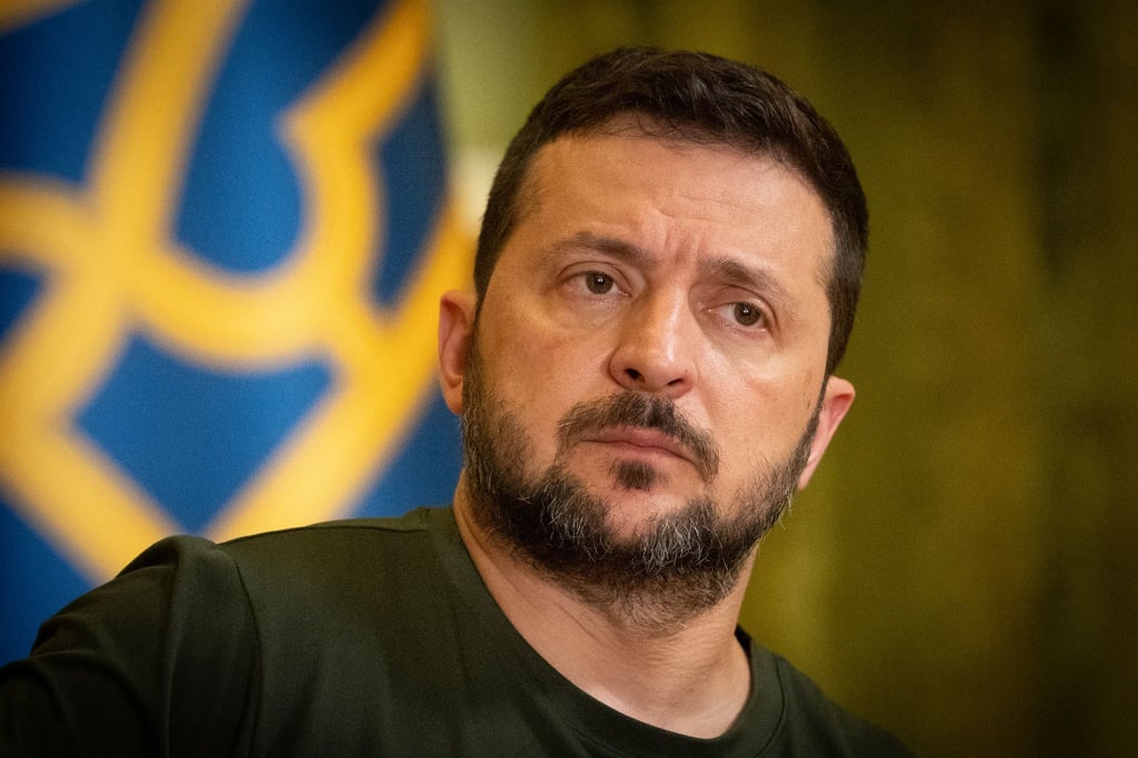 Selenskyj stellt neue ukrainische Waffe vor.