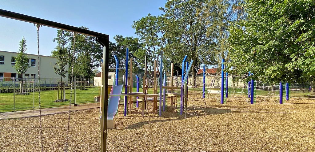 Erst in den Sommerferien wurde der Schulhof der Grundschule Möser saniert.