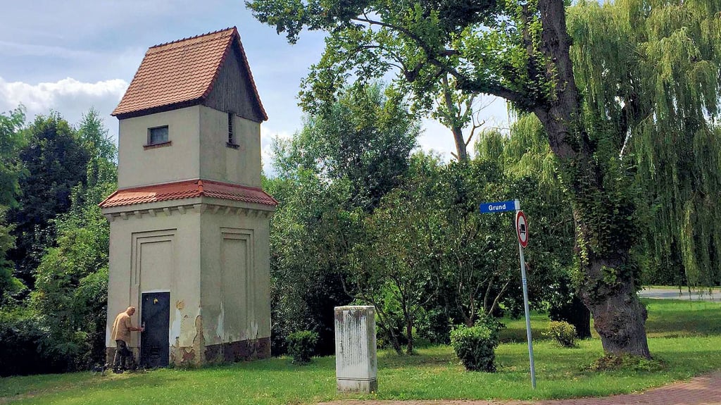 Ein altes Trafohäuschen in Winningen wird von der Stiftung Pro Artenvielfalt zu einem Artenschutzturm umgebaut. Doch zuvor muss das Gebäude noch saniert werden.