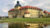 Lokalkolorit mit Briefmarken-Format: Schloss Moritzburg in Zeitz.