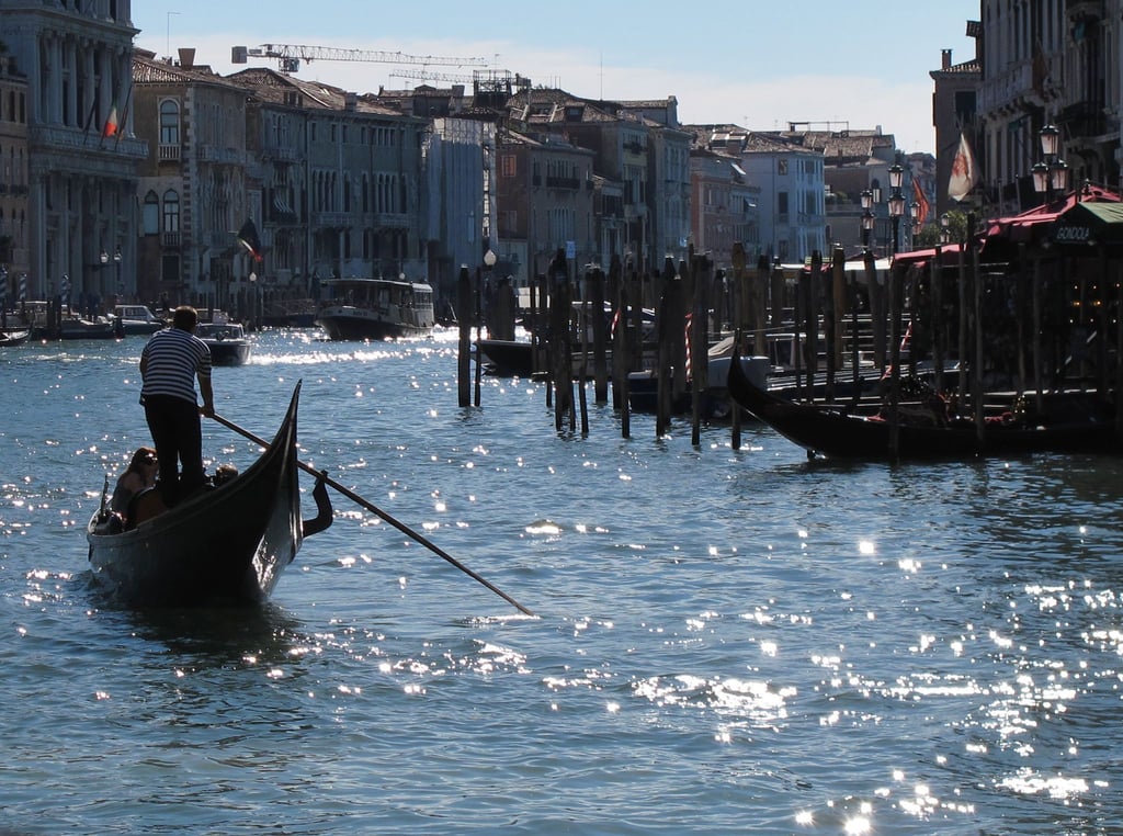 Der Touristen-Hotspot Venedig sucht neue Gondelfahrer. (Symbolbild)