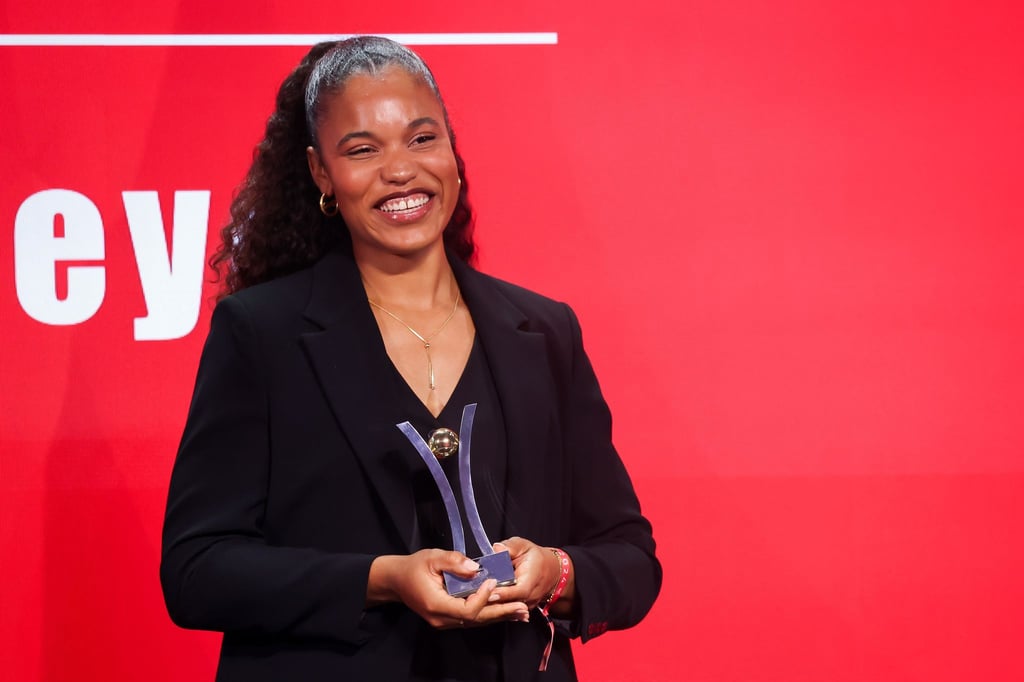 Kugelstoß-Olympiasiegerin Yemisi Ogunleye wurde bei den „Sport-Bild-Awards“ 2024 in der Kategorie Moment des Jahres ausgezeichnet.