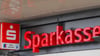 Die Sparkasse Anhalt-Bitterfeld muss aktuell rund 100.000 Kunden erreichen - sonst droht viel Ärger.