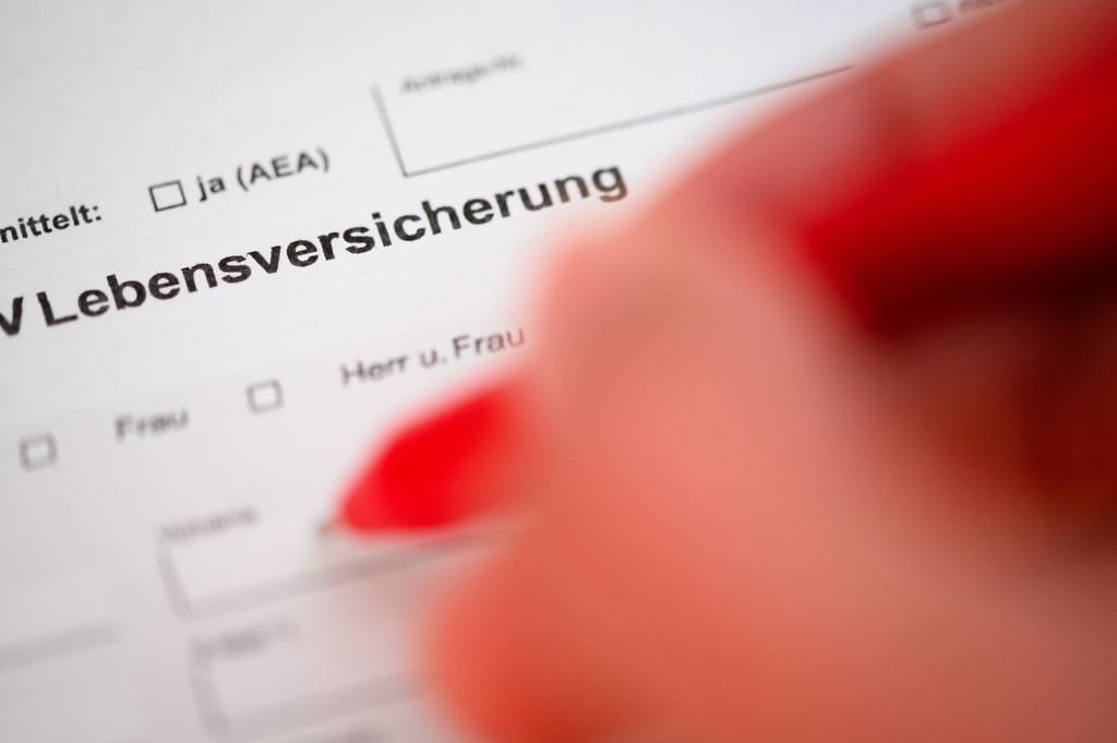 Die Finanzaufsicht Bafin mahnt Lebensversicherer ab. (Archivbild)