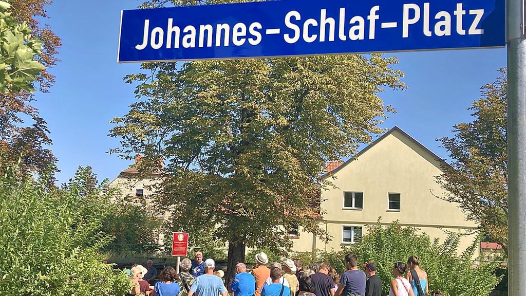 Der Johannes-Schlaf-Platz wurde Samstag in Schraplau eingeweiht.