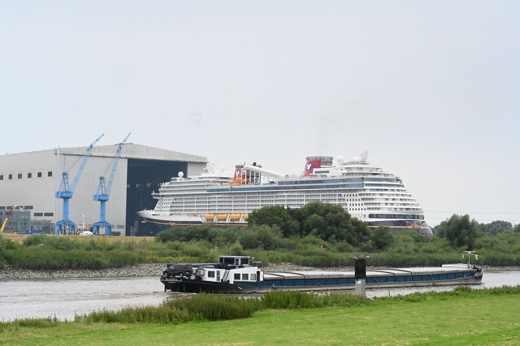 Die traditionsreiche Meyer Werft braucht dringend Geld, um eine Insolvenz zu verhindern. (Archivbild)