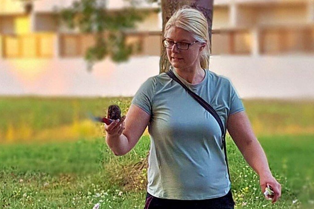 Anja Kolbe-Nelde auf Trüffelsuche im Bad Kösener Kurpark.