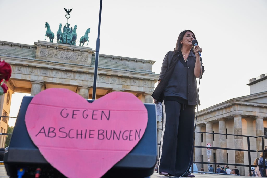 Unter dem Motto „Islamismus bekämpfen, Asylrecht verteidigen“ wurde der Opfer des Terroranschlags in Solingen gedacht (Foto aktuell)