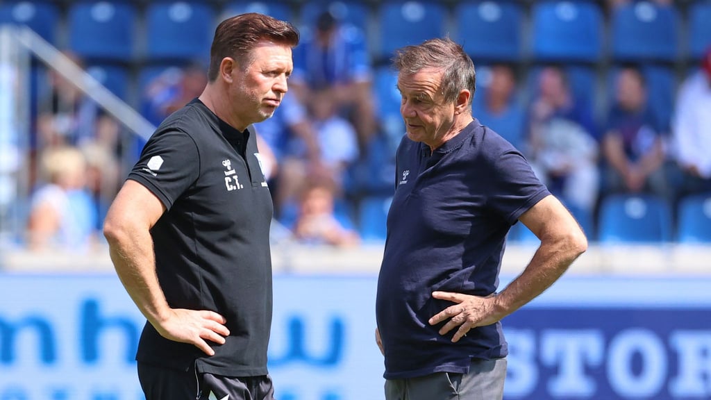 Die Wege von Christian Titz (links) und Magdeburgs Sportchef Otmar Schork trennen sich. Der erfolgreiche Trainer des FCM will zu Hannover 96 wechseln.