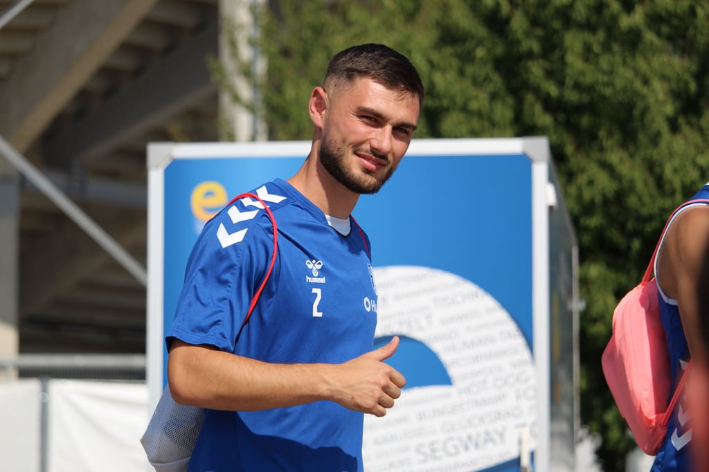 Samuel Loric bei seinem ersten Training am Donnerstag, kurz nach seiner Verkündung, dass er sich dem 1. FC Magdeburg anschließt.