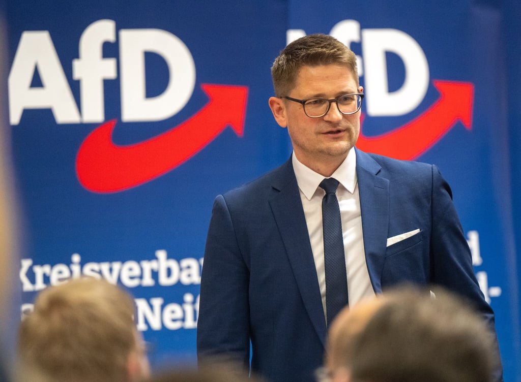 Die AfD in Brandenburg mit dem Landesvorsitzenden René Springer ist nach eigenen Angaben Opfer eines Hackerangriffs geworden. (Archivbild)