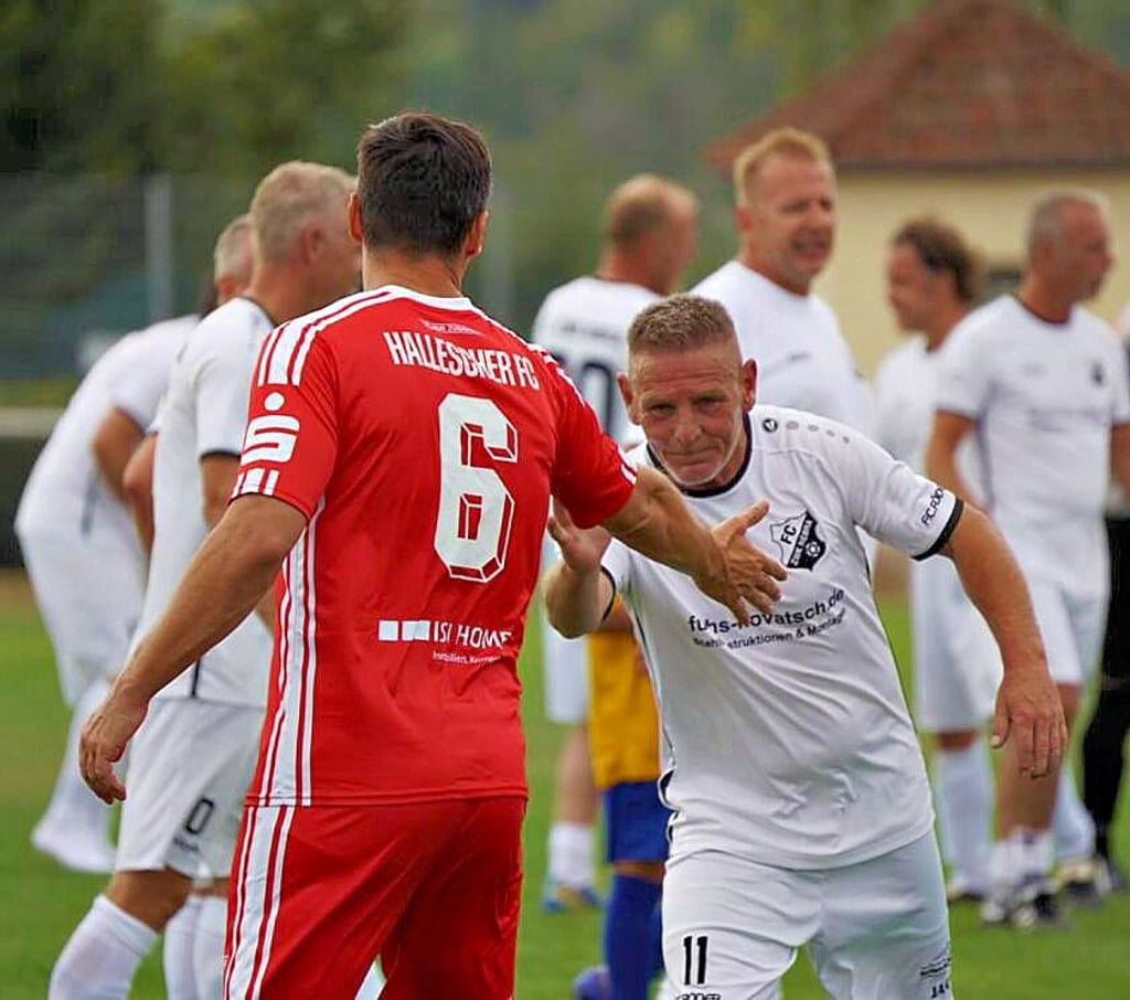 Uwe Becker (r.), noch immer in Wengelsdorf aktiv, gehört zu den alten Landesliga-Kämpen der Unstrutstädter.