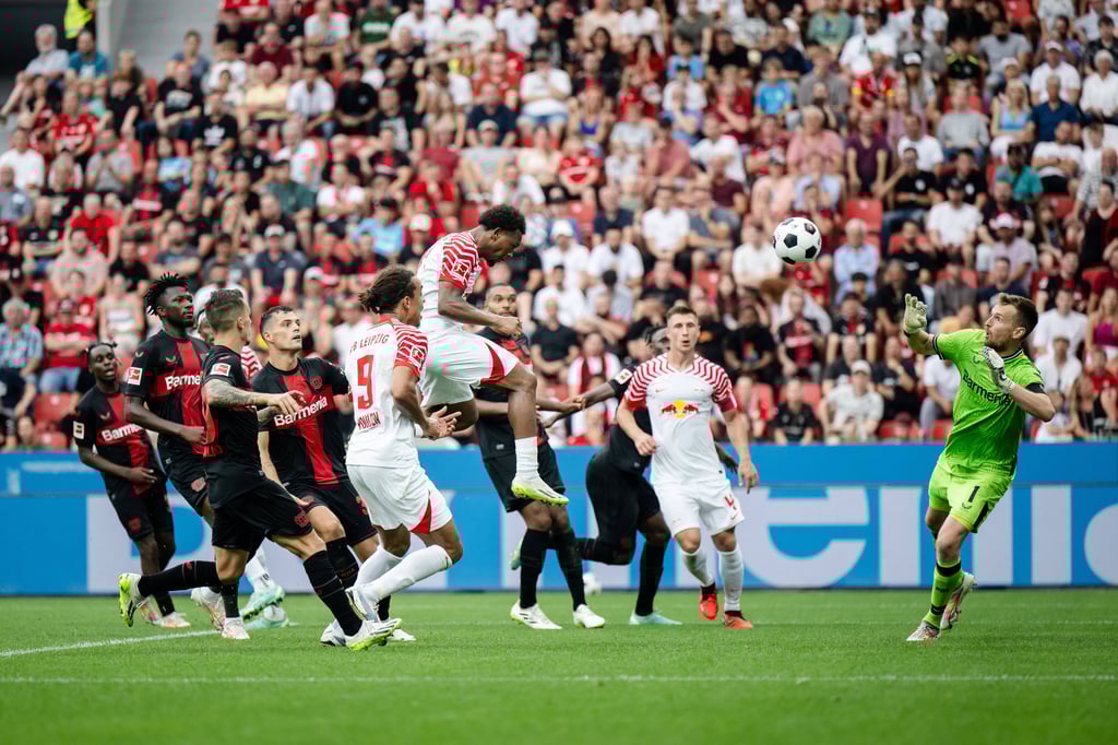 Lois Openda beim Spiel gegen Bayer Leverkusen