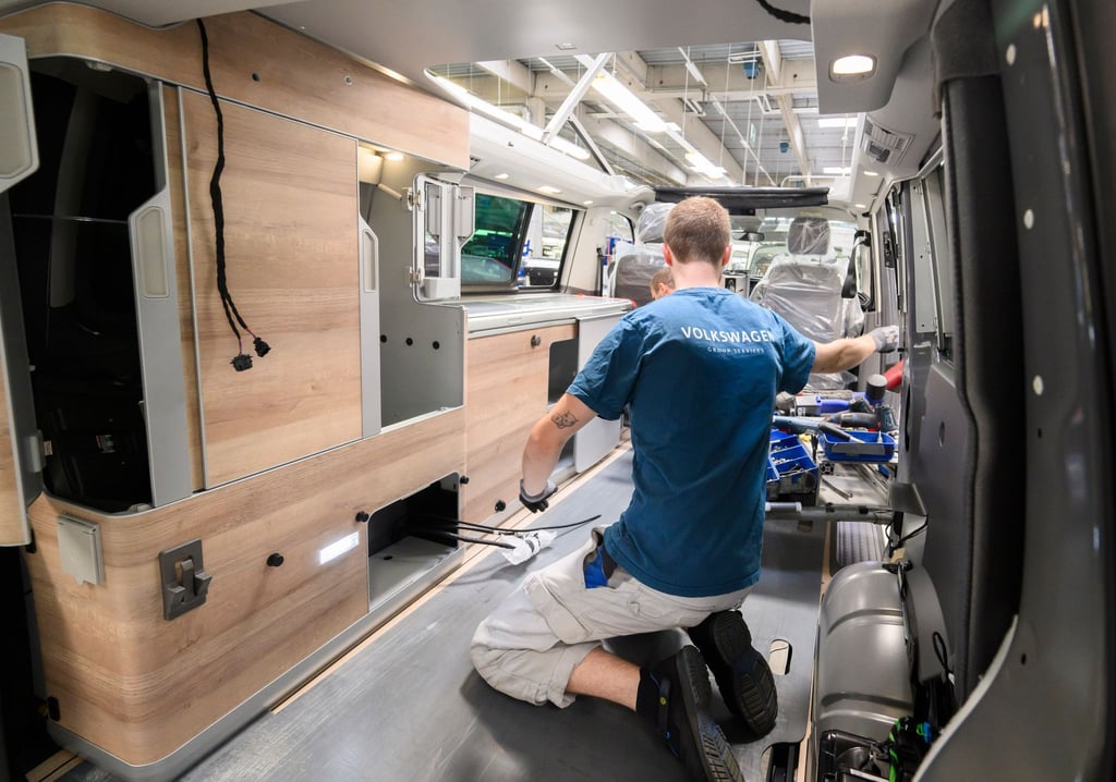 Californa-Montage bei VW in Hannover: Künftig soll das Zubehör den Modellnamen als Marke tragen.
