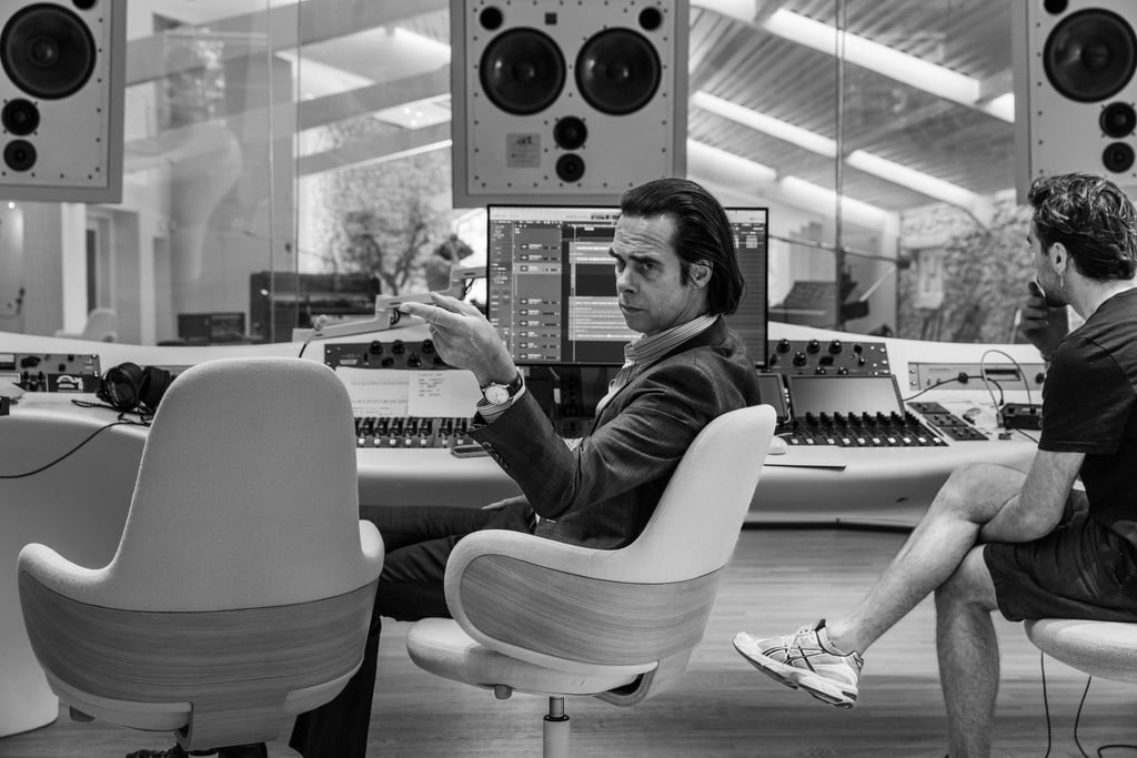 Cave nahm die Arbeit für das Album, das nach Neustart klingt, passenderweise am Neujahrstag 2023 auf.