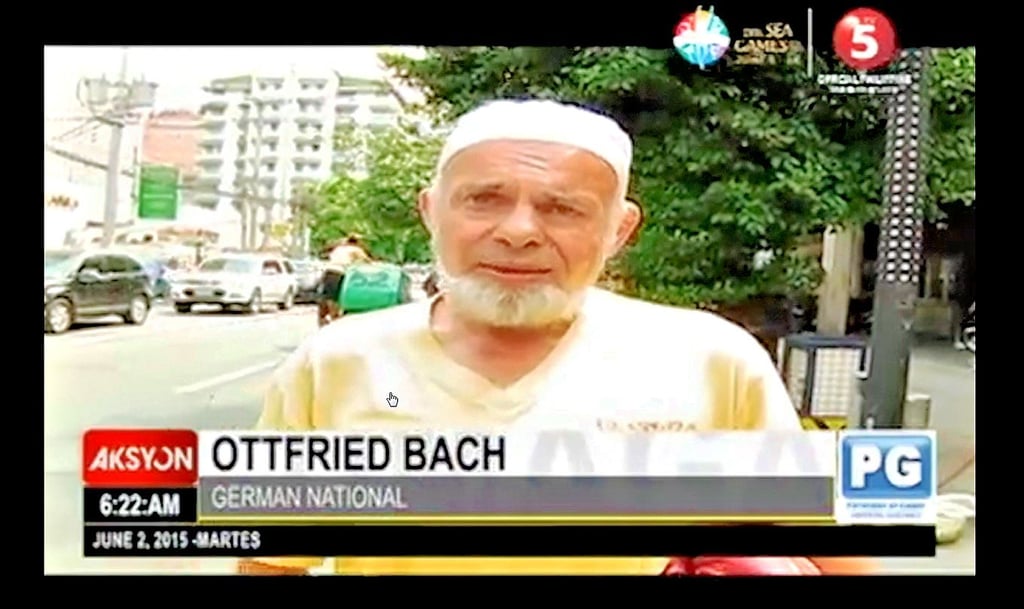 Ottfried Bach in einer TV-Show 2015 auf den Phillipinen.