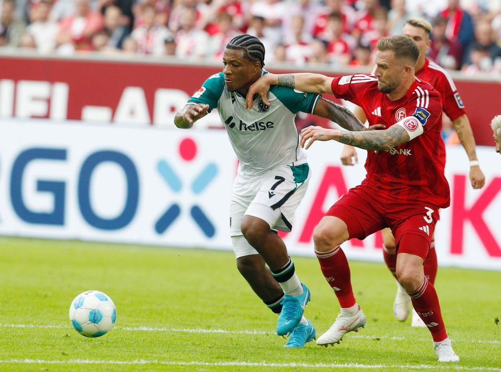 Fortuna Düsseldorf (rot) war gegen Hannover 96 überlegen.