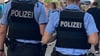 Polizisten patroullieren während des Sachsen-Anhalt-Tages in Stendal in der Innenstadt.