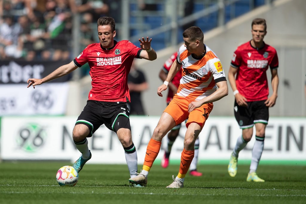 Max Besuschkow wechselt von Hannover 96 zum FC Ingolstadt.