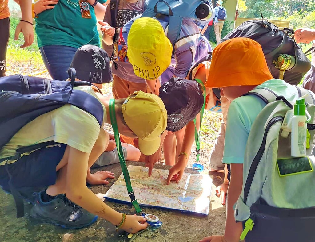 Kinder auf Entdeckertour im Ferienlager des Kinderlands Jerichower Land.