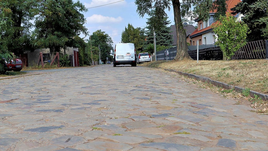 Die August Bebel-Straße in Samswegen wird wohl endlich saniert.