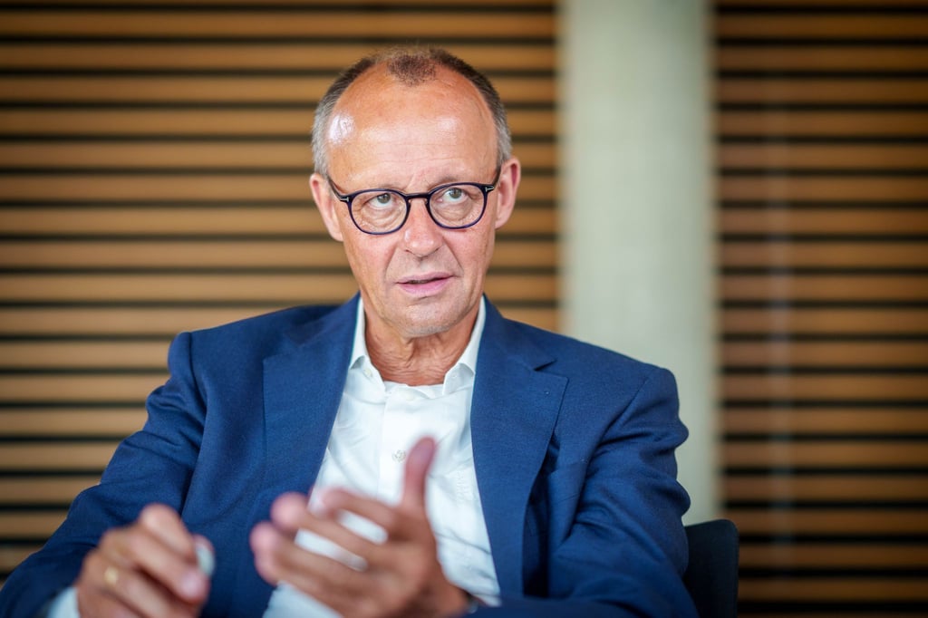 Unionsfraktionschef Friedrich Merz wirft Russland nach dem verheerenden Raketenangriff auf die zentralukrainische Stadt Poltawa in einem Interview der Deutschen Presse-Agentur Kriegsverbrechen vor.