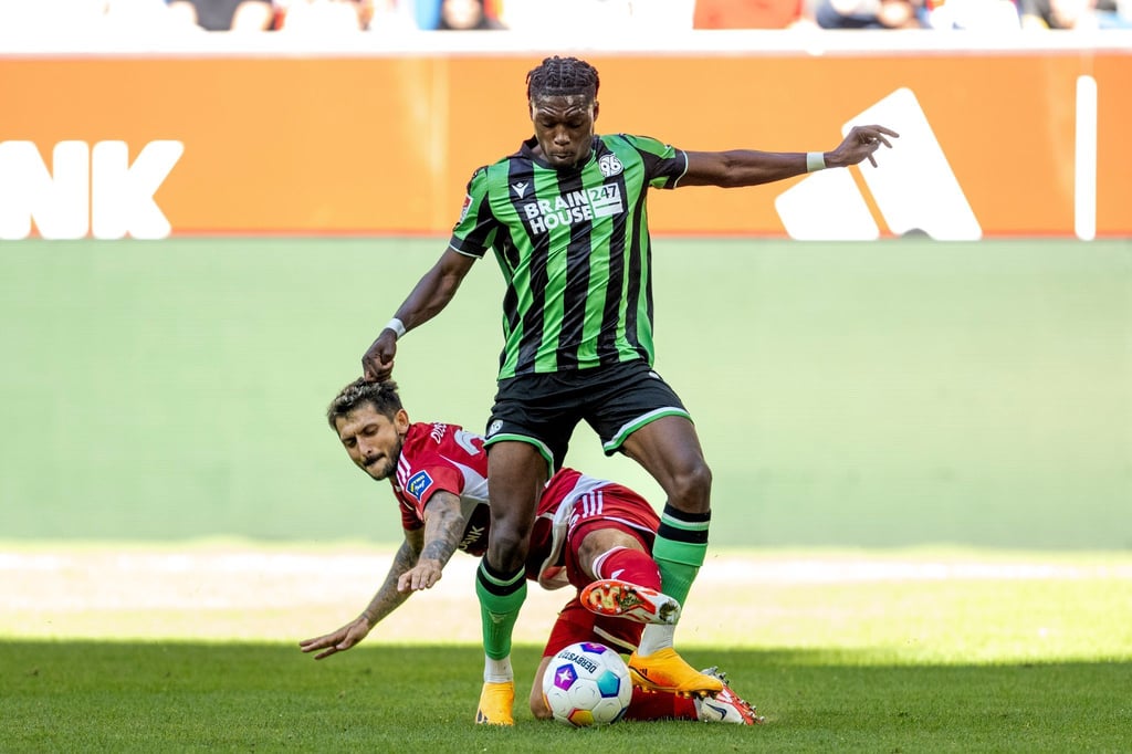 Derrick Köhn will sich bei Werder in der Bundesliga beweisen.