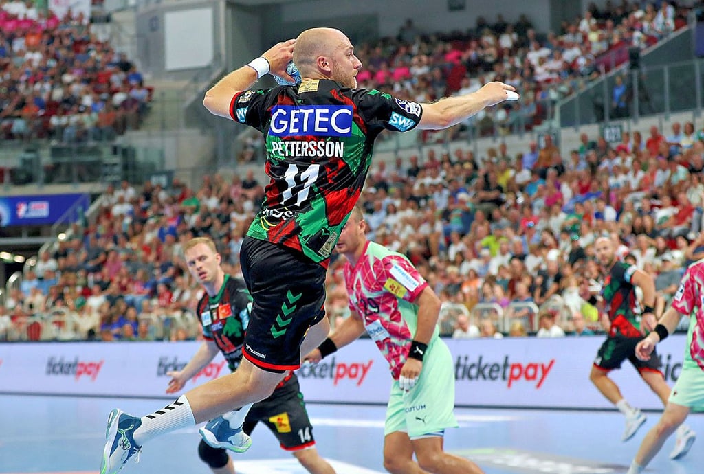 Daniel Pettersson fliegt seiner neunten Saison im SCM-Trikot entgegen.