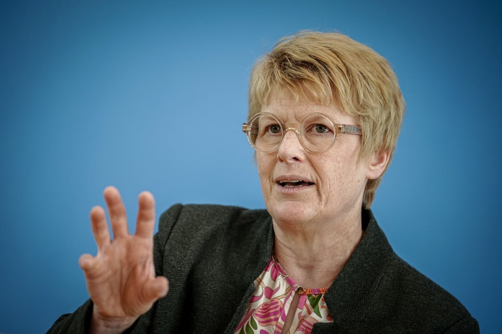„Wirschaftsweise“ Veronika Grimm: Die Beraterin der Bundesregierung warnt vor Staatshilfe, um Werksschließungen bei VW zu verhindern. (Archivbild)